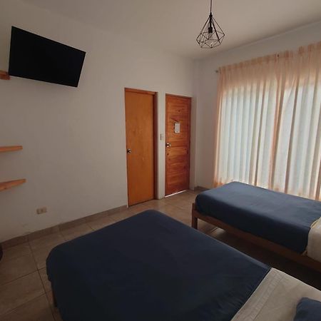 Ravenala Paracas Hostel מראה חיצוני תמונה