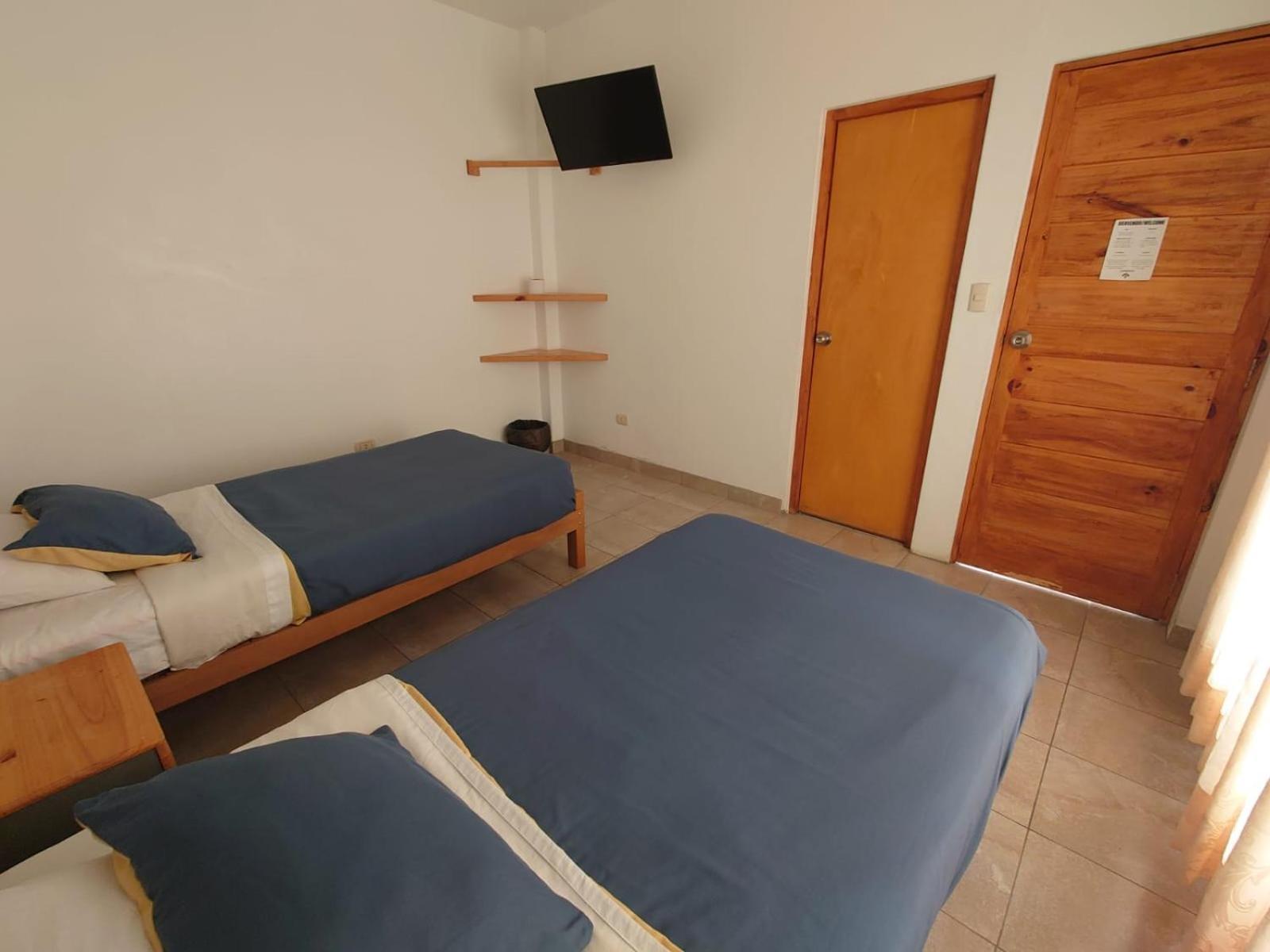 Ravenala Paracas Hostel מראה חיצוני תמונה